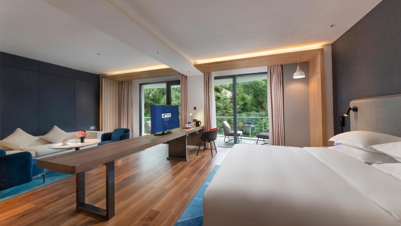 Holiday Inn Express Qiliping By Ihg Эмэйшань Экстерьер фото