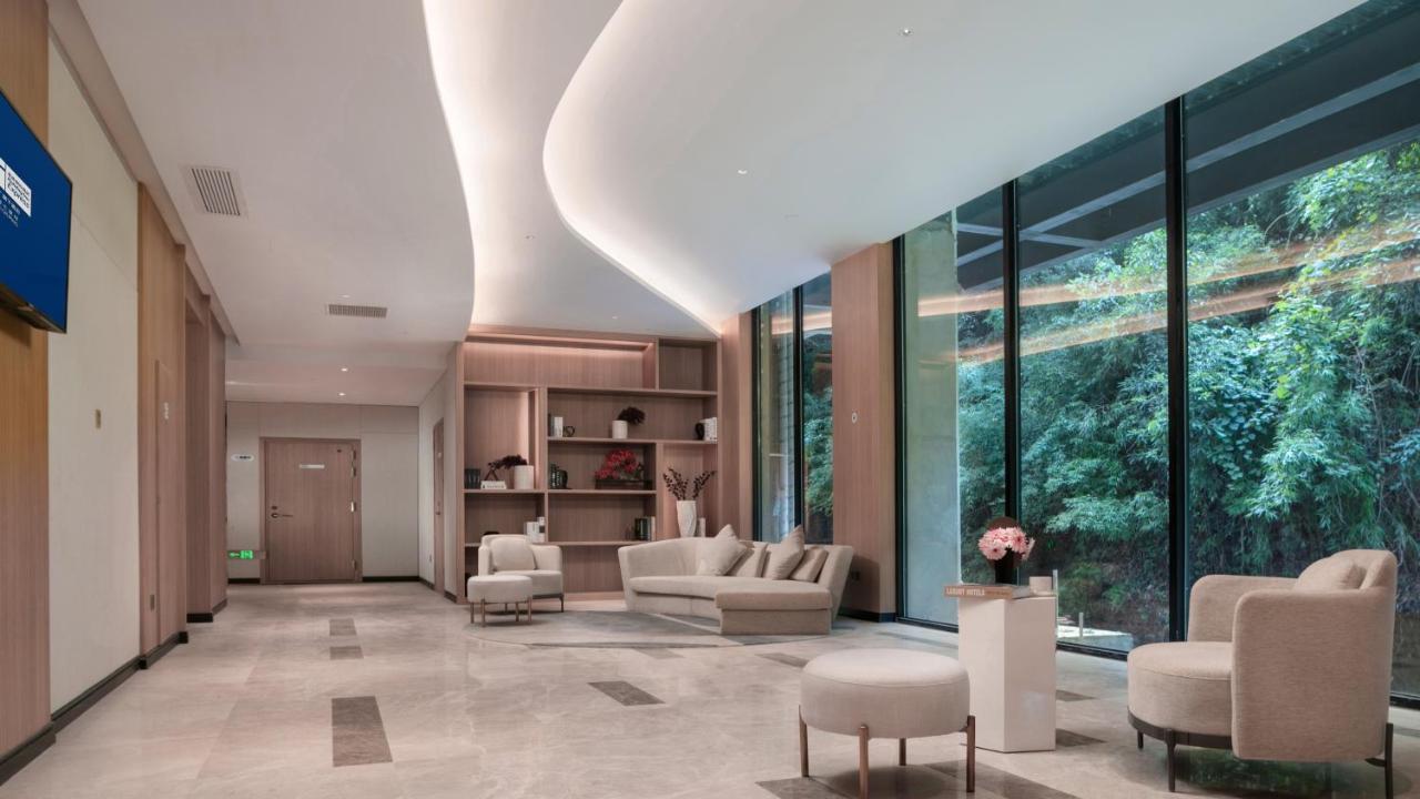 Holiday Inn Express Qiliping By Ihg Эмэйшань Экстерьер фото
