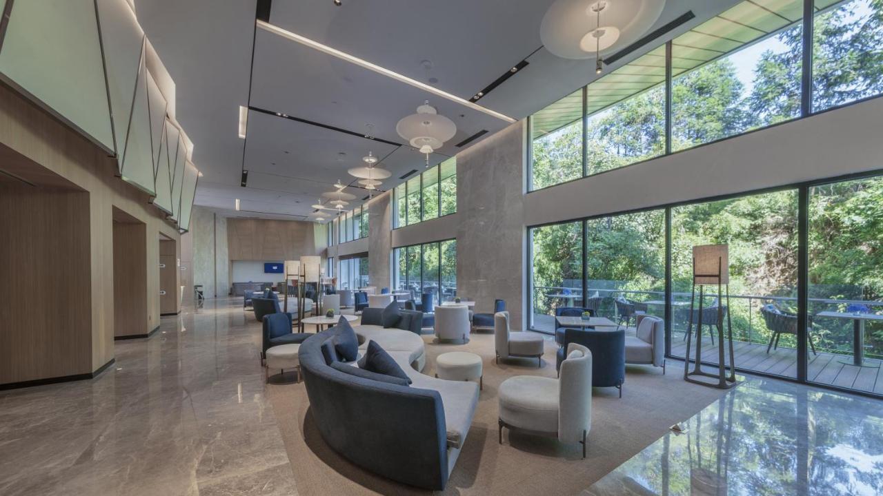 Holiday Inn Express Qiliping By Ihg Эмэйшань Экстерьер фото