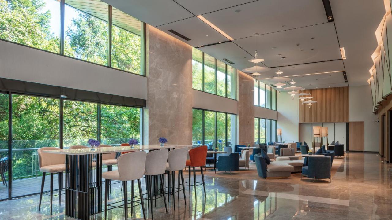 Holiday Inn Express Qiliping By Ihg Эмэйшань Экстерьер фото