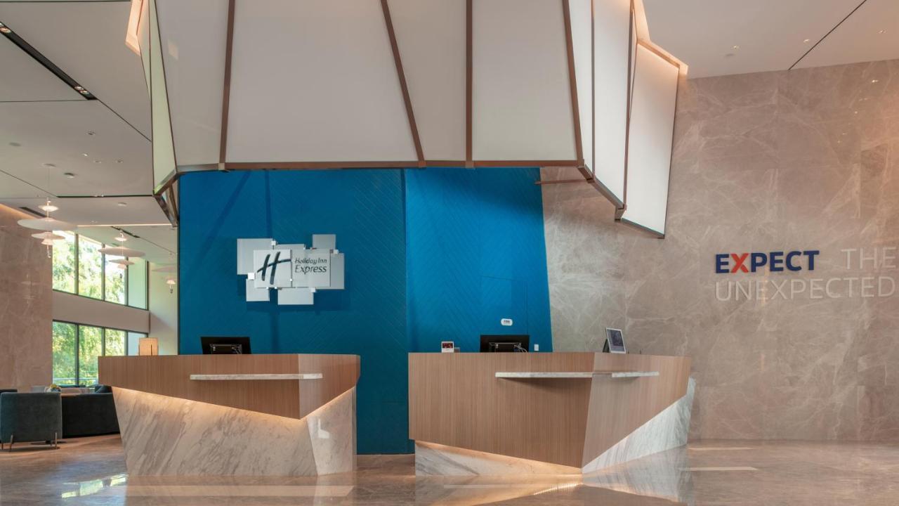 Holiday Inn Express Qiliping By Ihg Эмэйшань Экстерьер фото